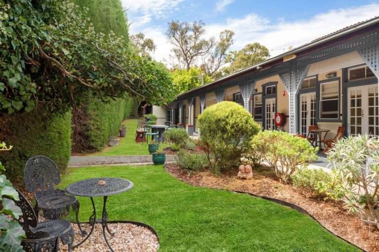 Continental House VIC Retreat Me Happy 768x512