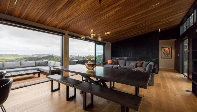 Kaitiaki Lodge Dining area 3 768x438