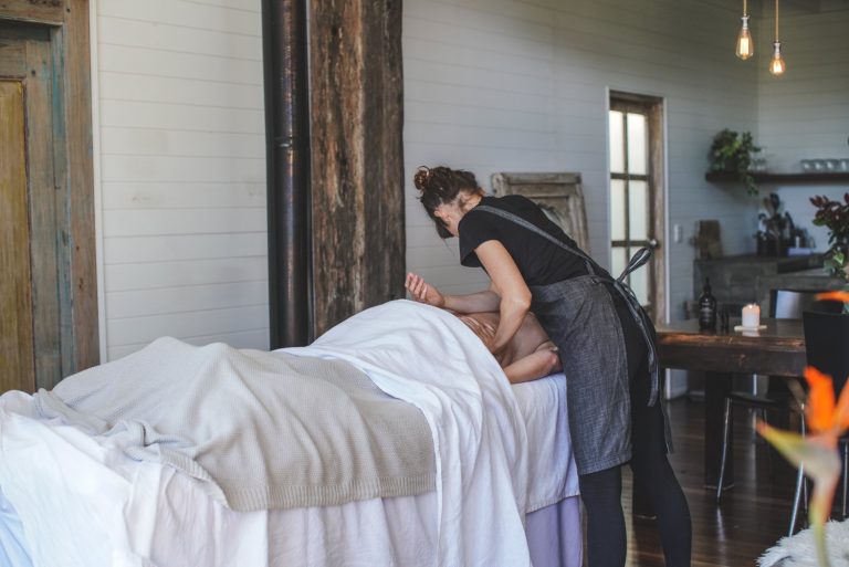 Massage @ retreat 768x513