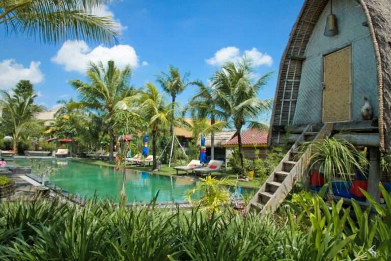 desa seni huts 768x512