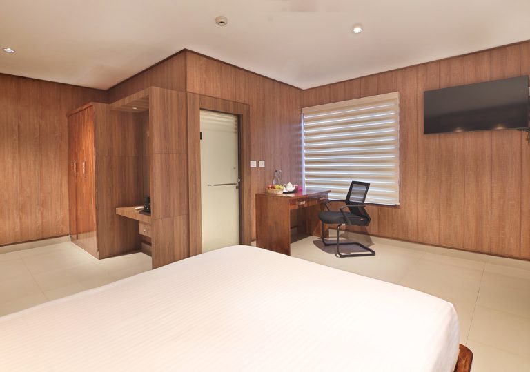 FINISH 00 15 768x540