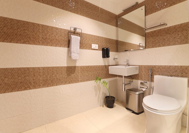 FINISH 00 18 768x540