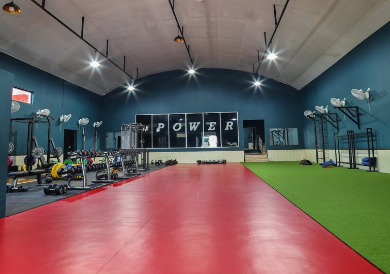 FINISH 00 29 768x540