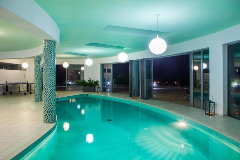 indoor pool 2 768x512