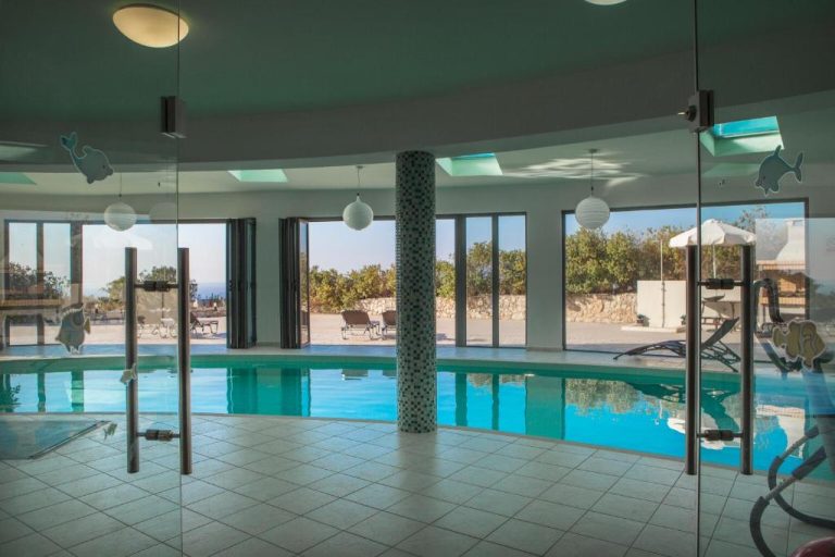 indoor pool 3 768x512