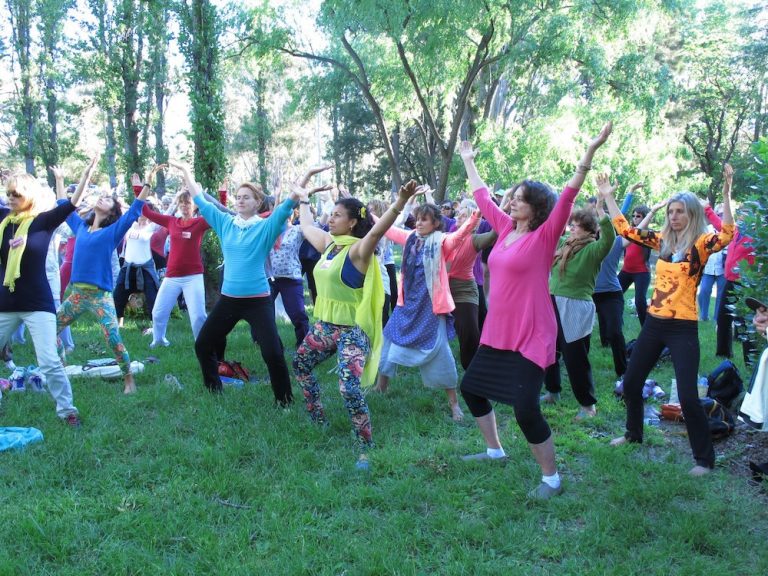 Dru yoga in park mouli leading 768x576