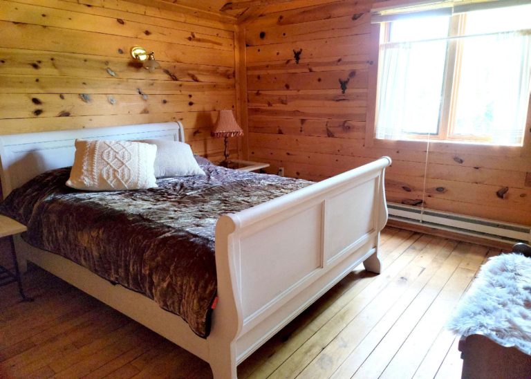 Bedroom 1 copy 2 768x548