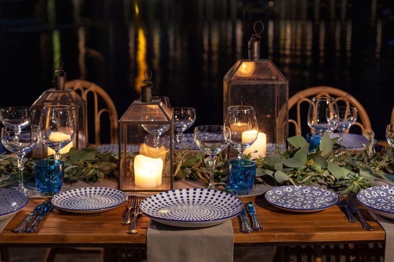 lake dining copy 2 768x512