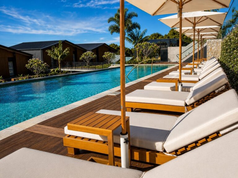 Pool jpeg 768x576